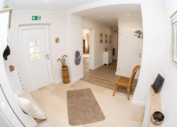 The Waldhaus Modern Retreat 펜션 Neerdar